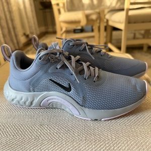 NIKE RENEW IN-SEASON TR 11 GYM SHOES